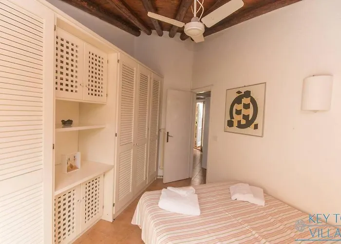 Villa Le Filaschi - Key To *