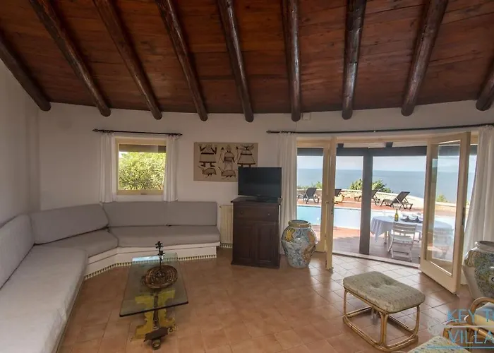 Villa Le Filaschi - Key To *